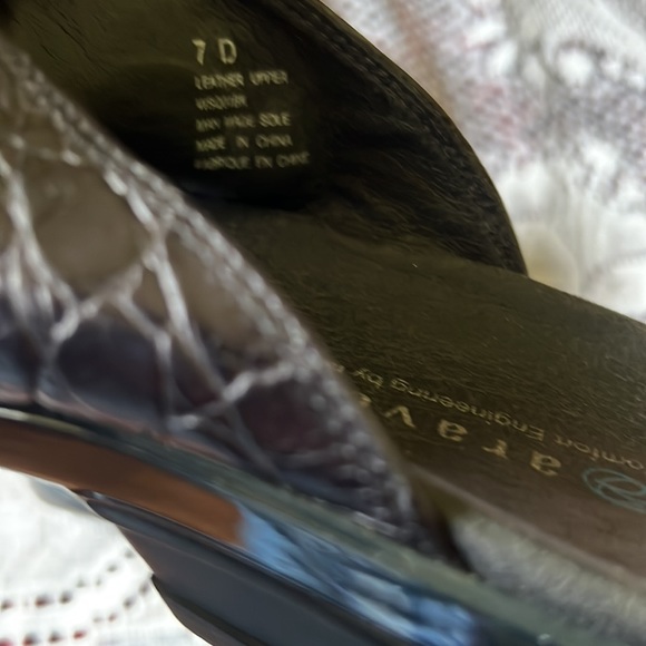 Women’s Aravon Sandals - Picture 7 of 7